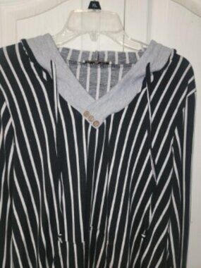 Miusey Women’s 2XL Black White Striped Hooded Tunic Top Kangaroo Pocket
